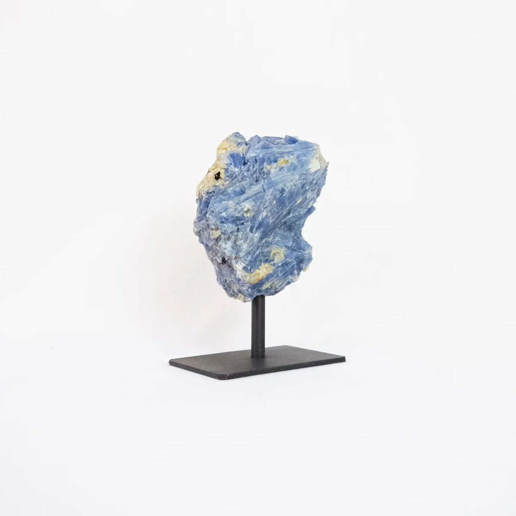Extra Blue Kyanite Stone on Black Metal Base 1.140 kg