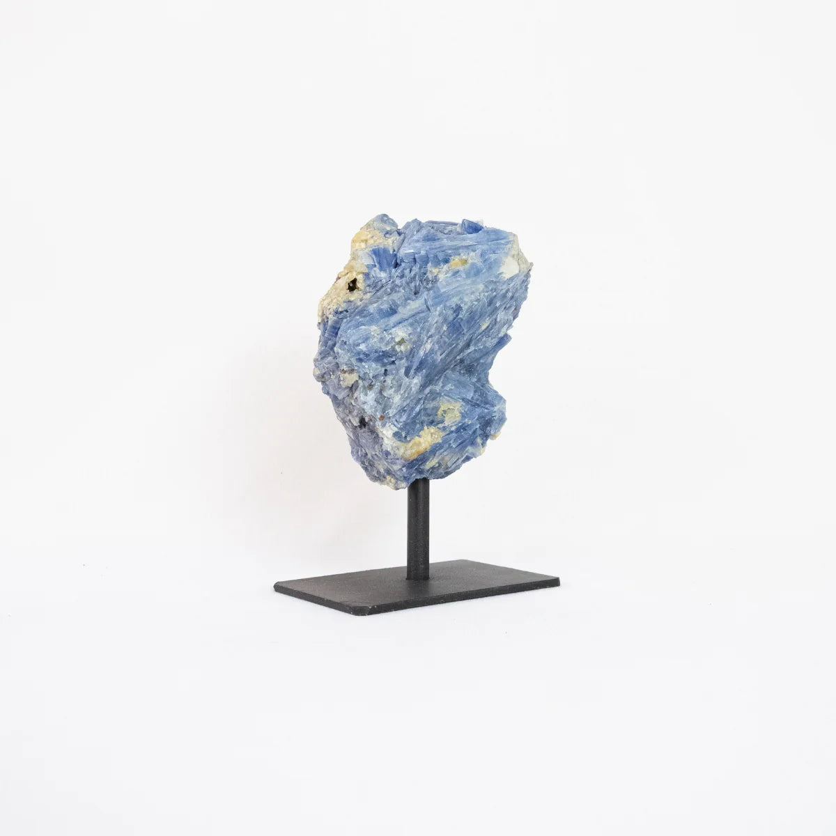 Extra Blue Kyanite Stone on Black Metal Base 1.140 kg