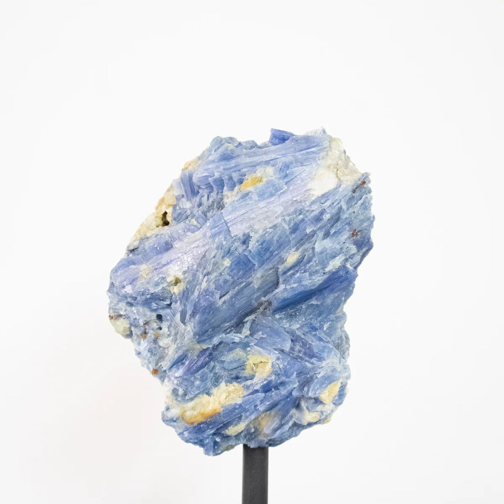 Extra Blue Kyanite Stone on Black Metal Base 1.140 kg