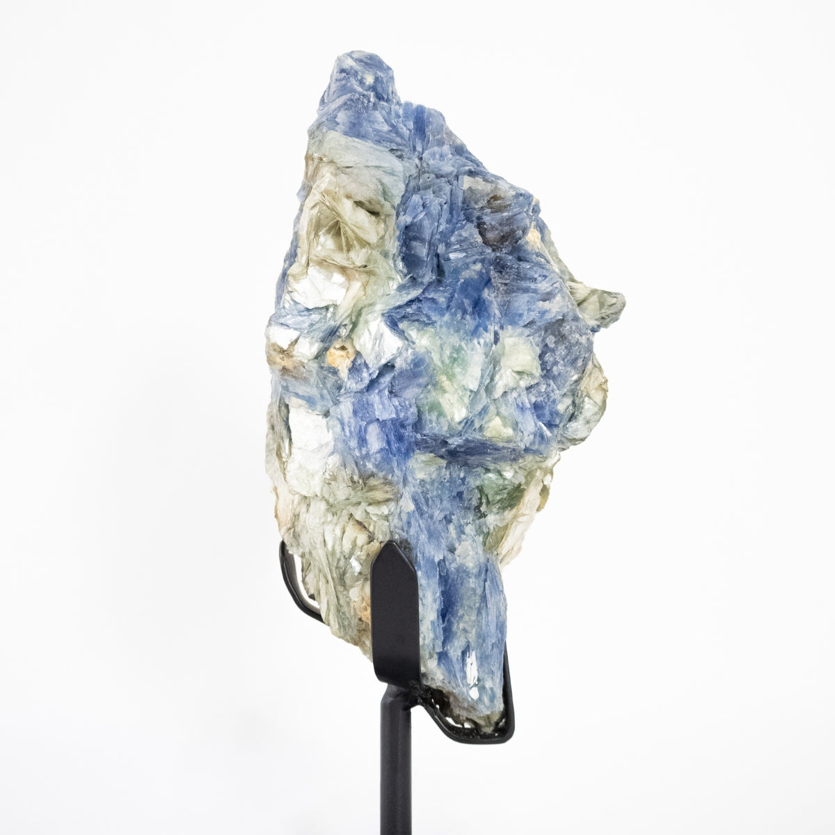 Blue Kyanite Stone with Mica Inclusion on Matte Black Metal Base 3.694 kg