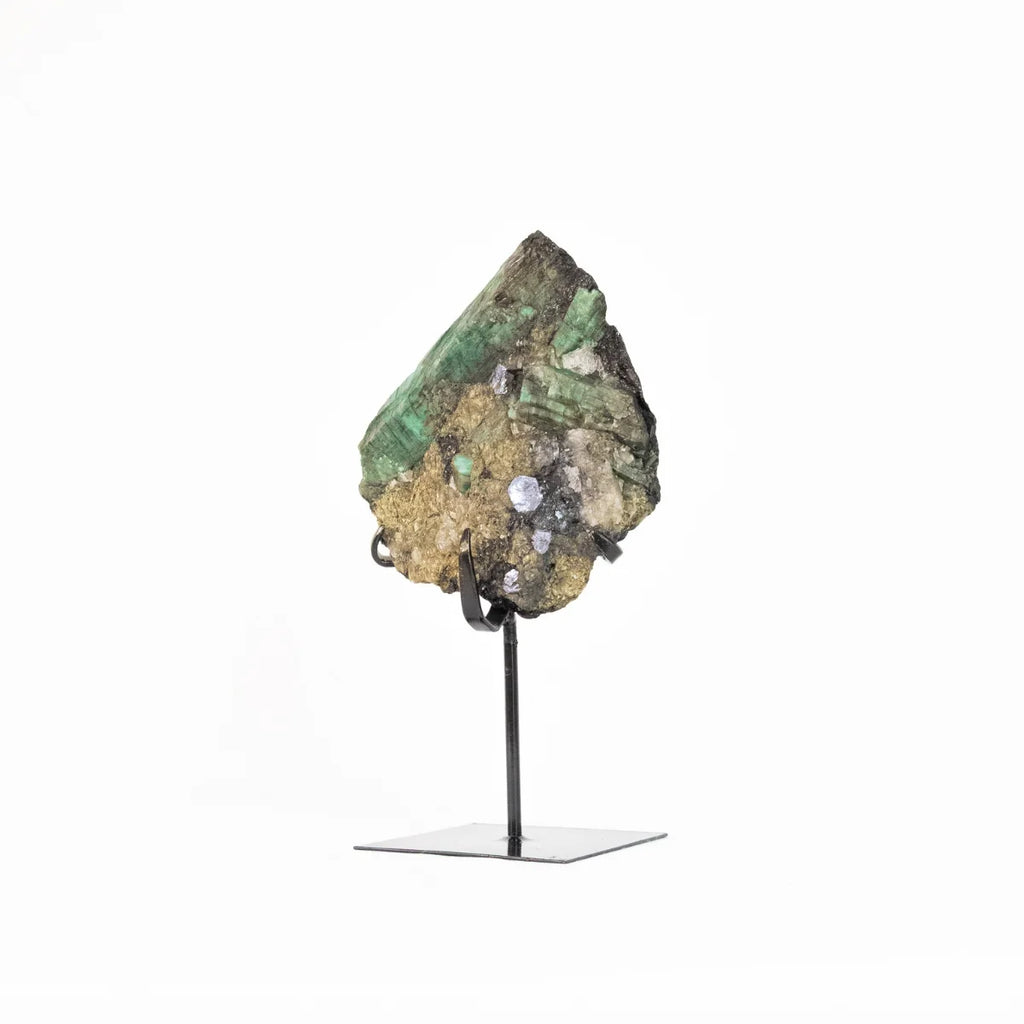 Extra Emerald Stone on Black Metal Base 1.110 kg