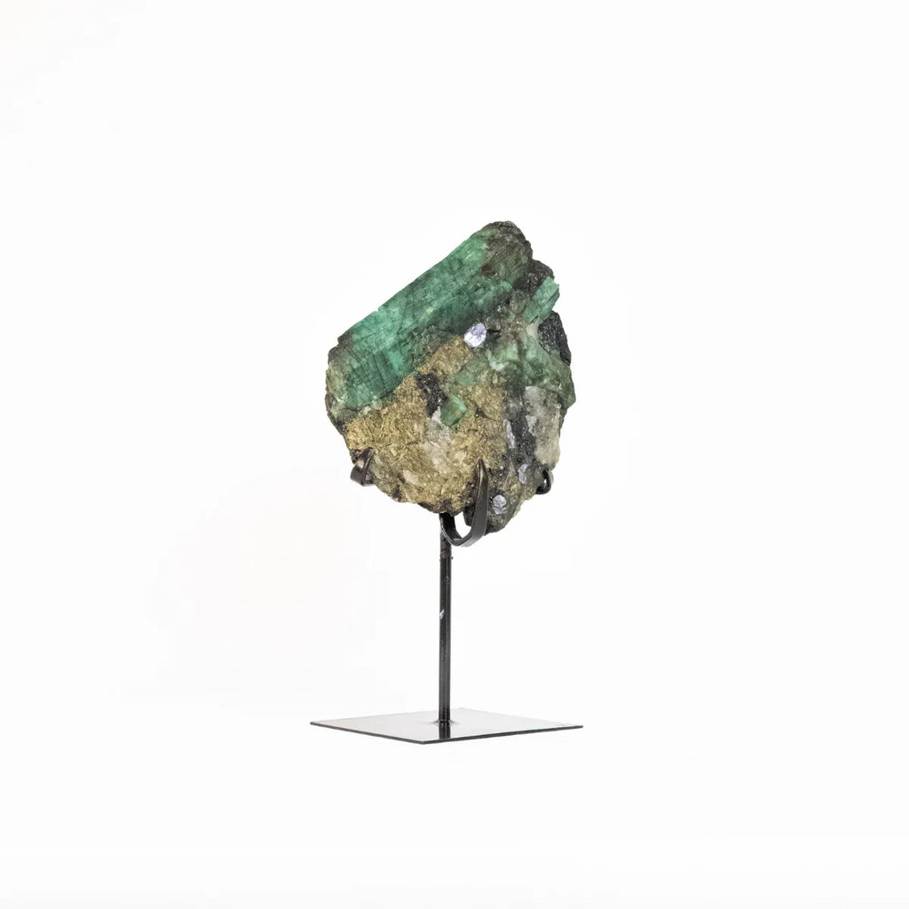 Extra Emerald Stone on Black Metal Base 1.110 kg