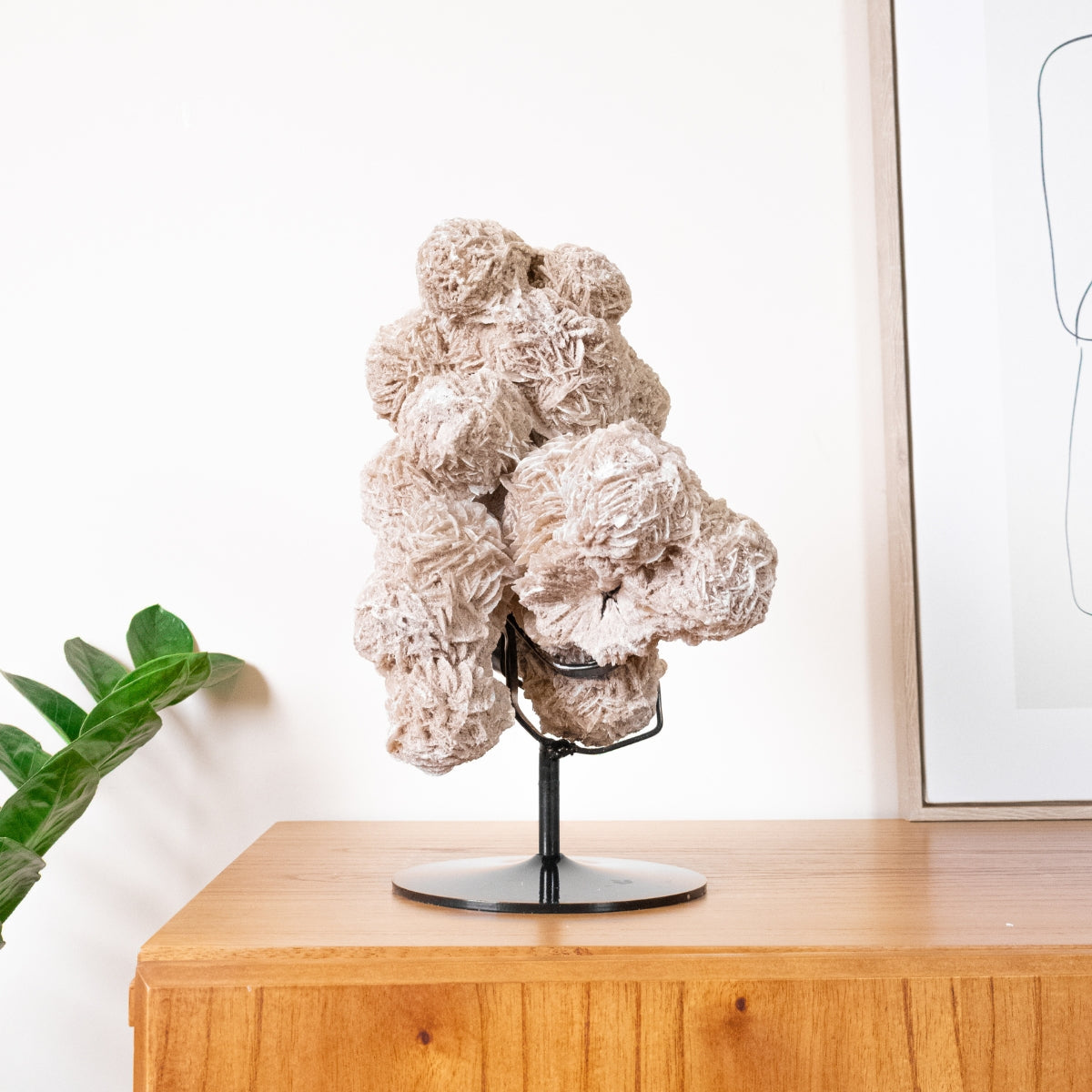 Wine holder in Citrine Druzy on black metal base 2.955 kg