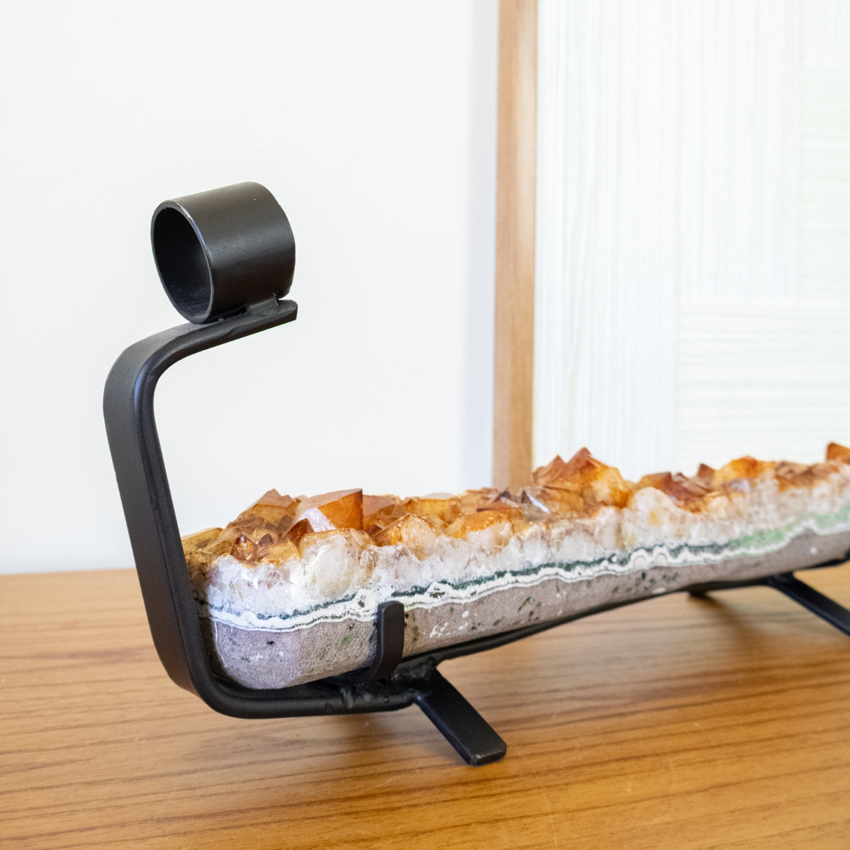 Wine holder in Citrine Druzy on black metal base 2.955 kg